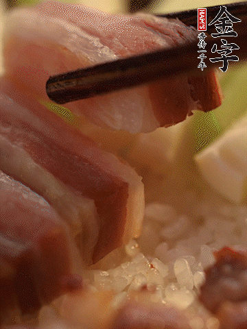 轉(zhuǎn)小火，繼續(xù)蓋蓋子燜2-3分鐘。